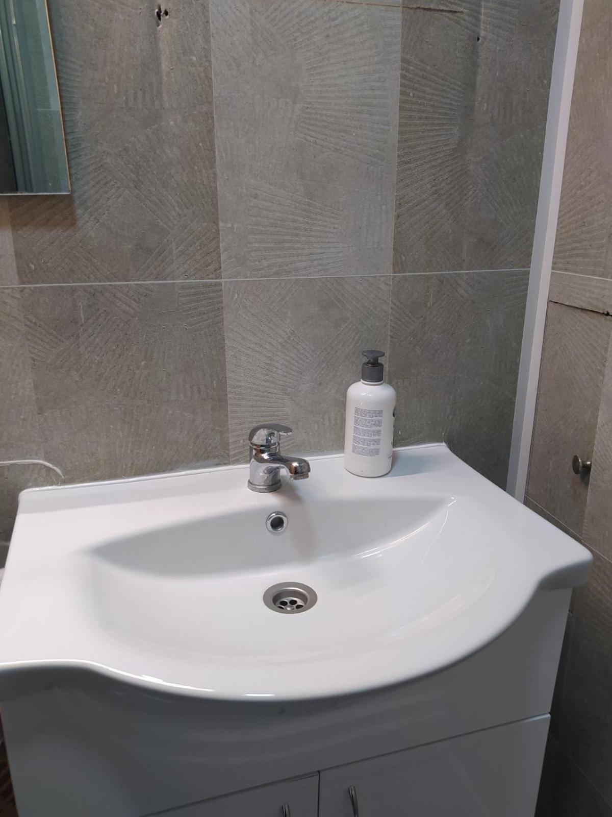 With Great View Shared Bathroom No Parking Homestay *