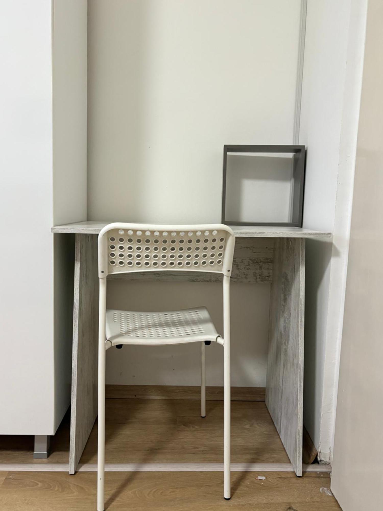 With Great View Shared Bathroom No Parking *